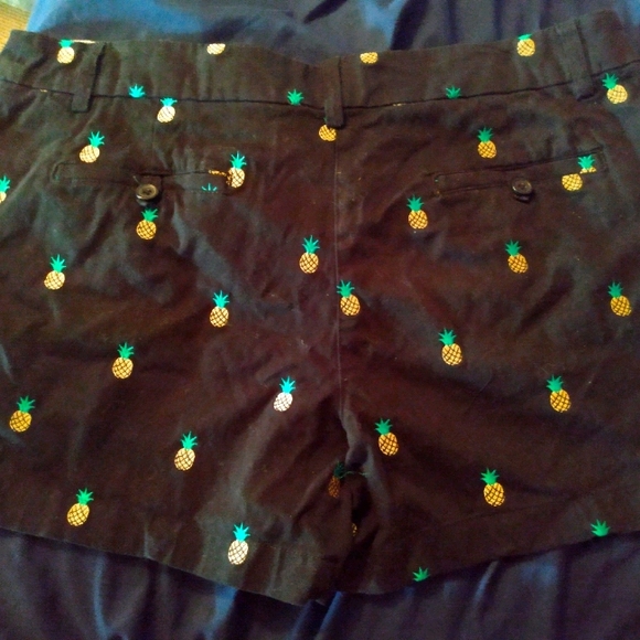 Black shorts - Picture 2 of 2